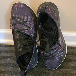 Mens UA Steve Curry sneakers